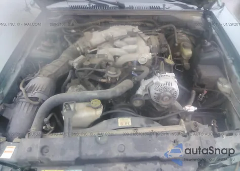 2000 Ford Mustang z USA, uszkodzony, nr VIN 1FAFP4045YF158624